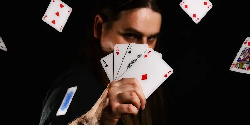 Giành phần thắng cao khi áp dụng bluff poker đúng trường hợp